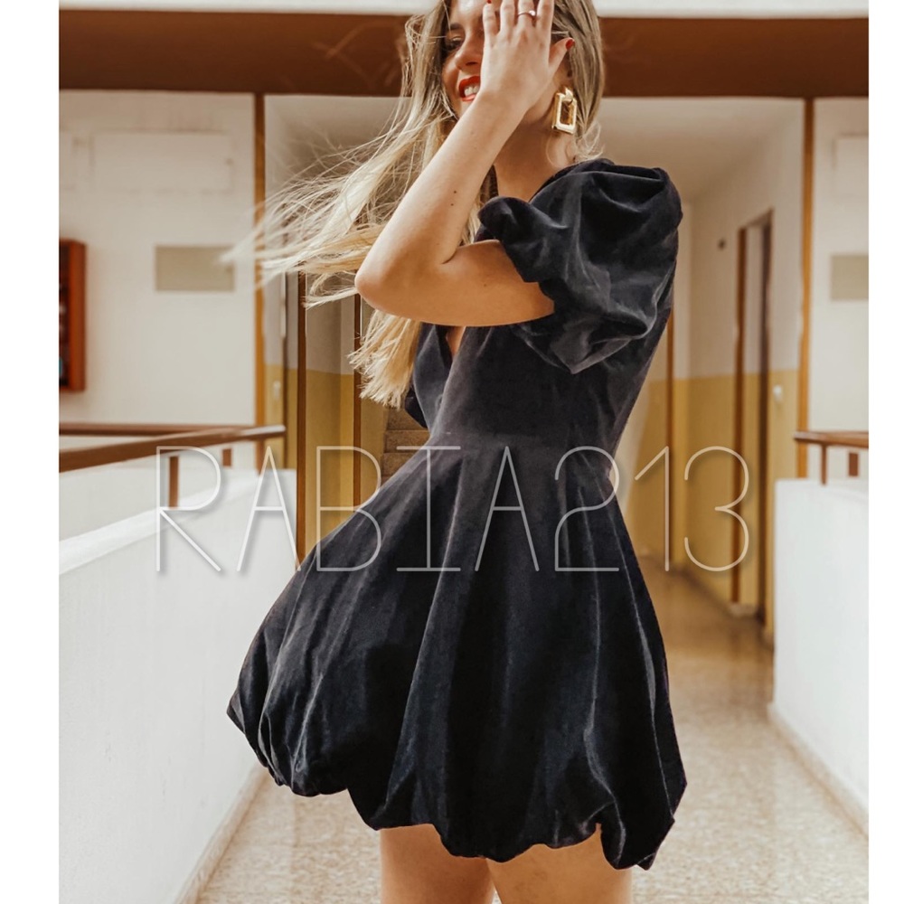 LAST 1!✨Host Pick✨ZARA VELVET MINI DRESS - Picture 2 of 6